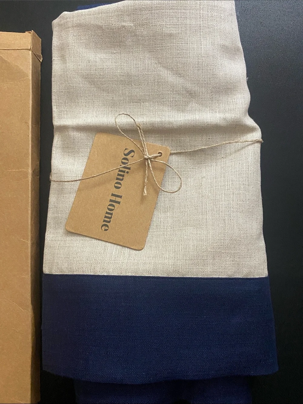 N/A linen table